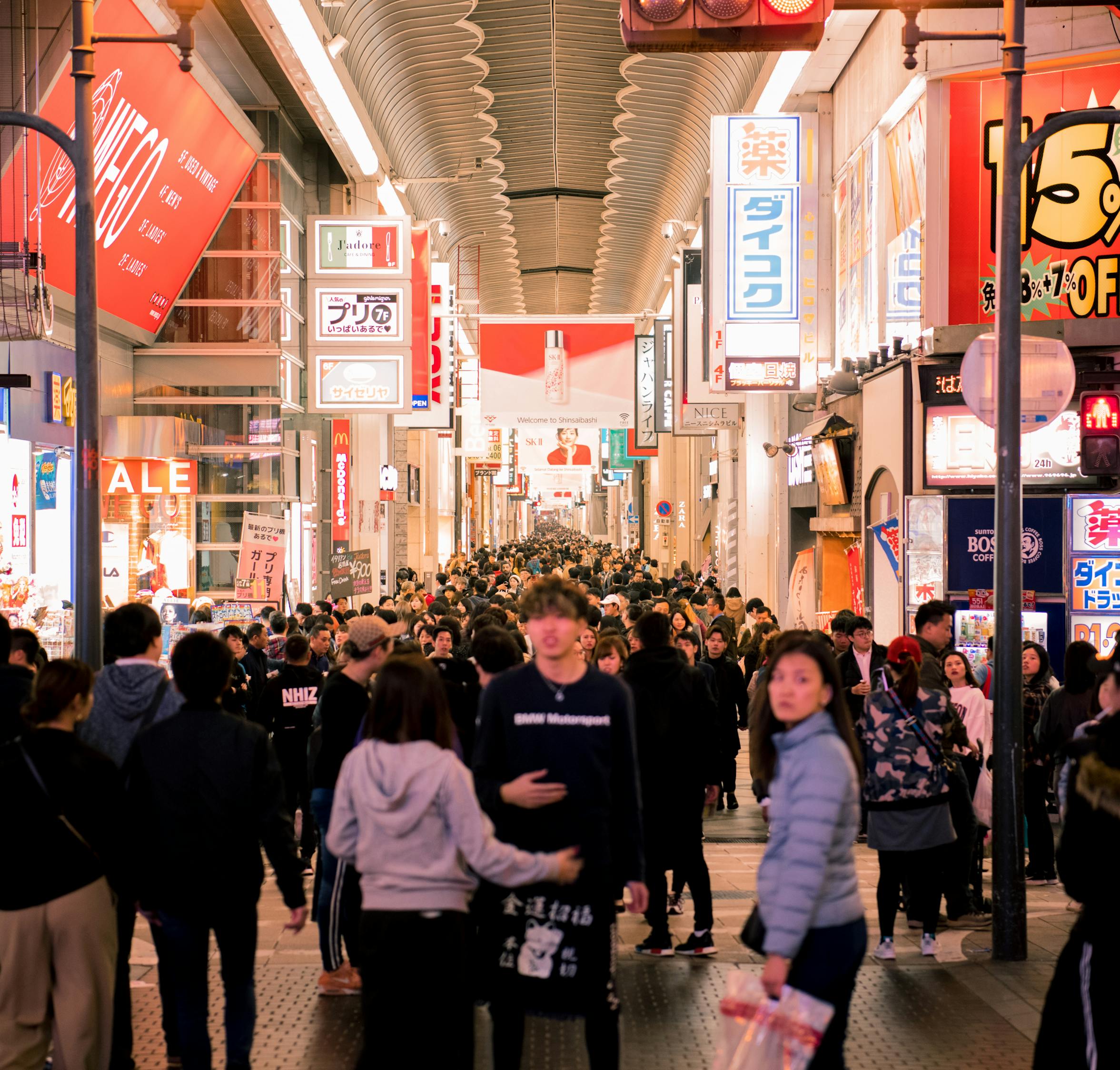 上海之行，豪华之旅，为韩国游客展现上海的豪车风采